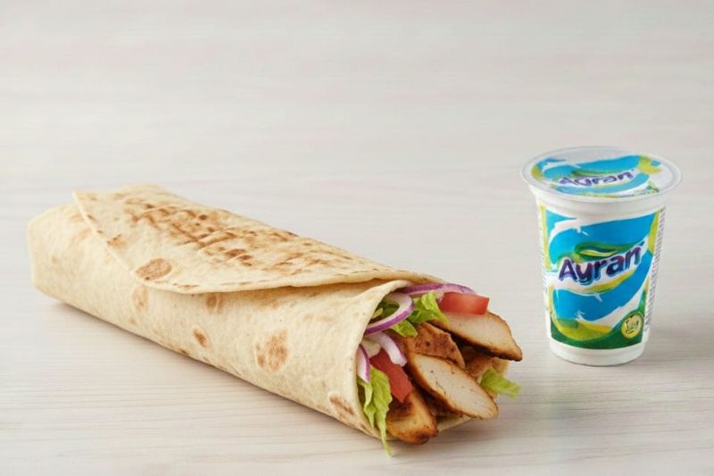 Tavuk Dürüm Döner ve Ayran offer