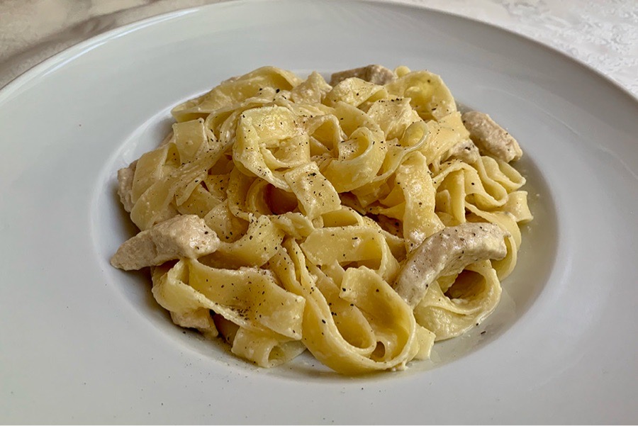 Fettuccine Alfredo menu item
