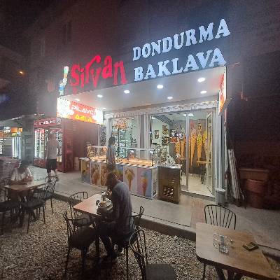 Şirvan Dondurma storefront